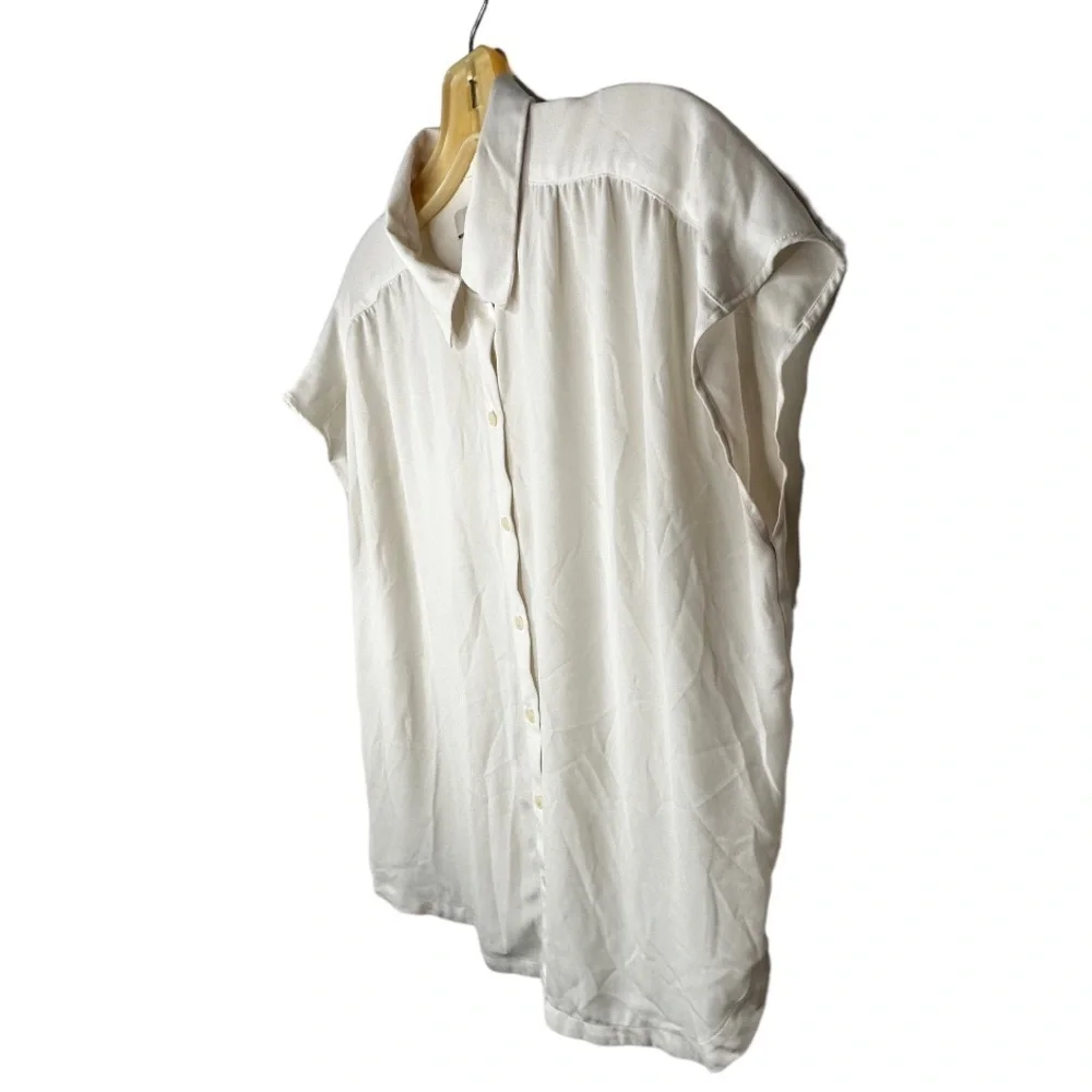 Loft Blouse - Picture 2 of 5